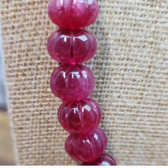 Carved ruby red necklace, Aprilsplace you Choose length - Picture 6 of 6
